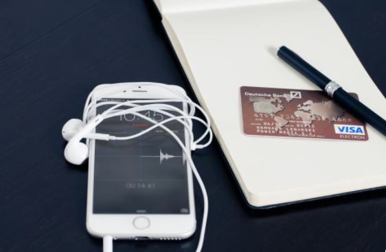 Cursor_と_Free_image_of_iphone__mobile__smartphone_-_StockSnap_io