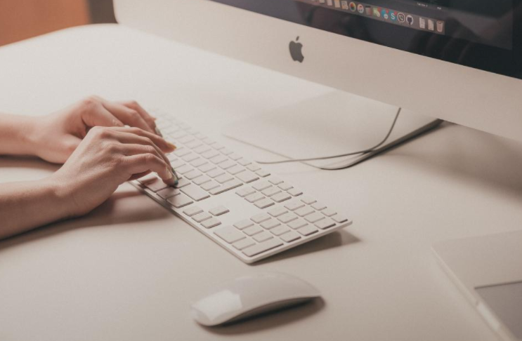 Free_image_of_mac__computer__keyboard_-_StockSnap_io