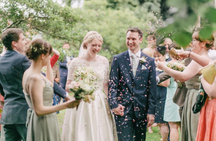 Free_image_of_people__crowd__couple_-_StockSnap_io