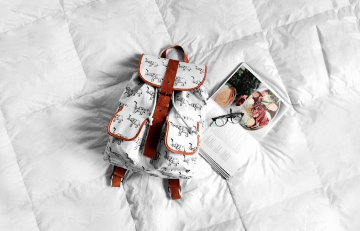 Free_image_of_white__bed__bag_-_StockSnap_io